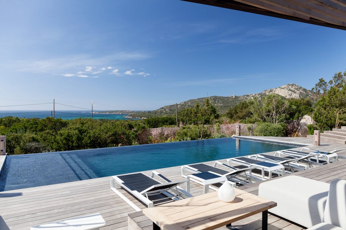 Infinity pool overlooking the ocean at I Bruzzi villa in Corsica