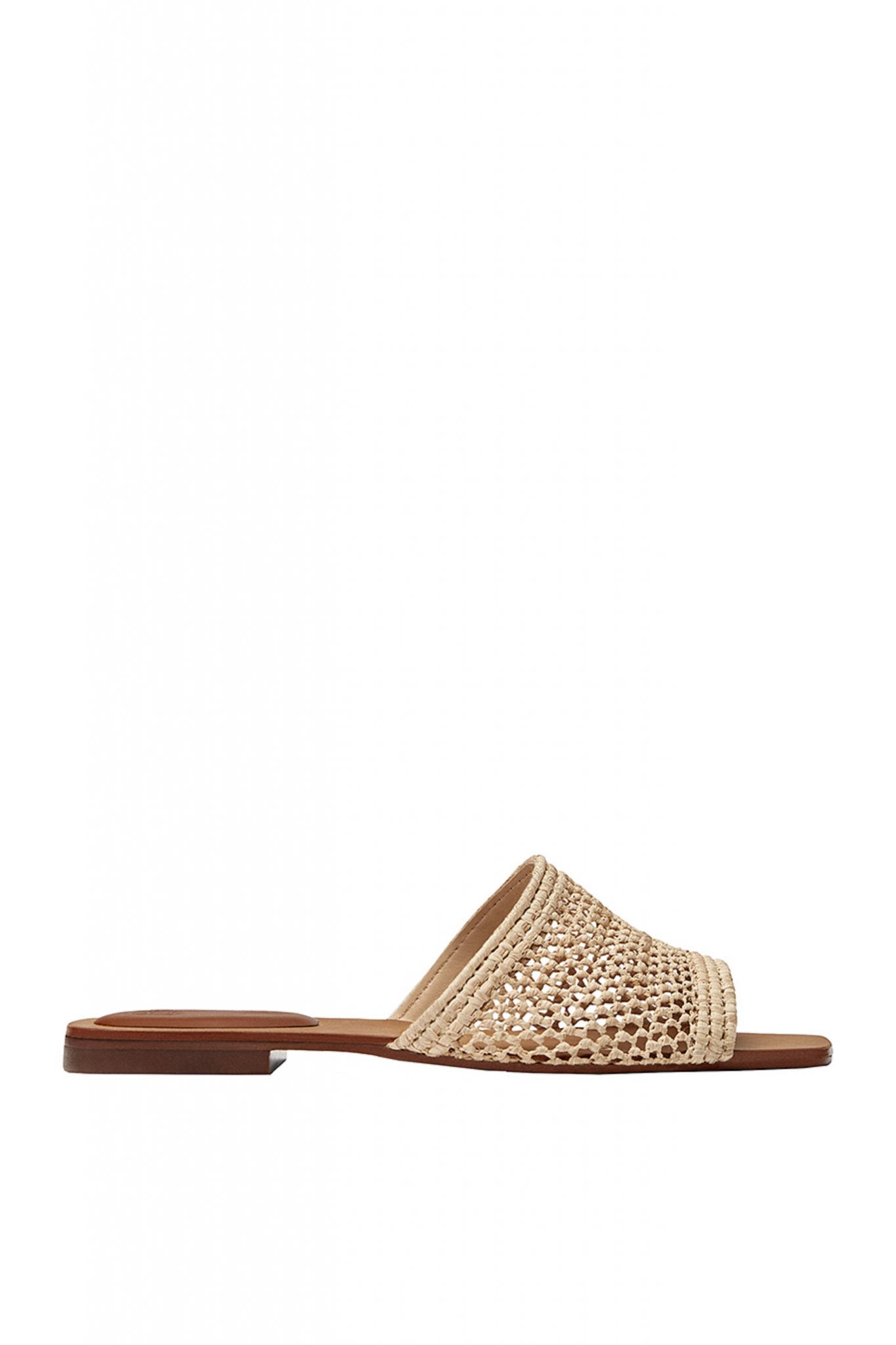 Woven shoes and sandals trend