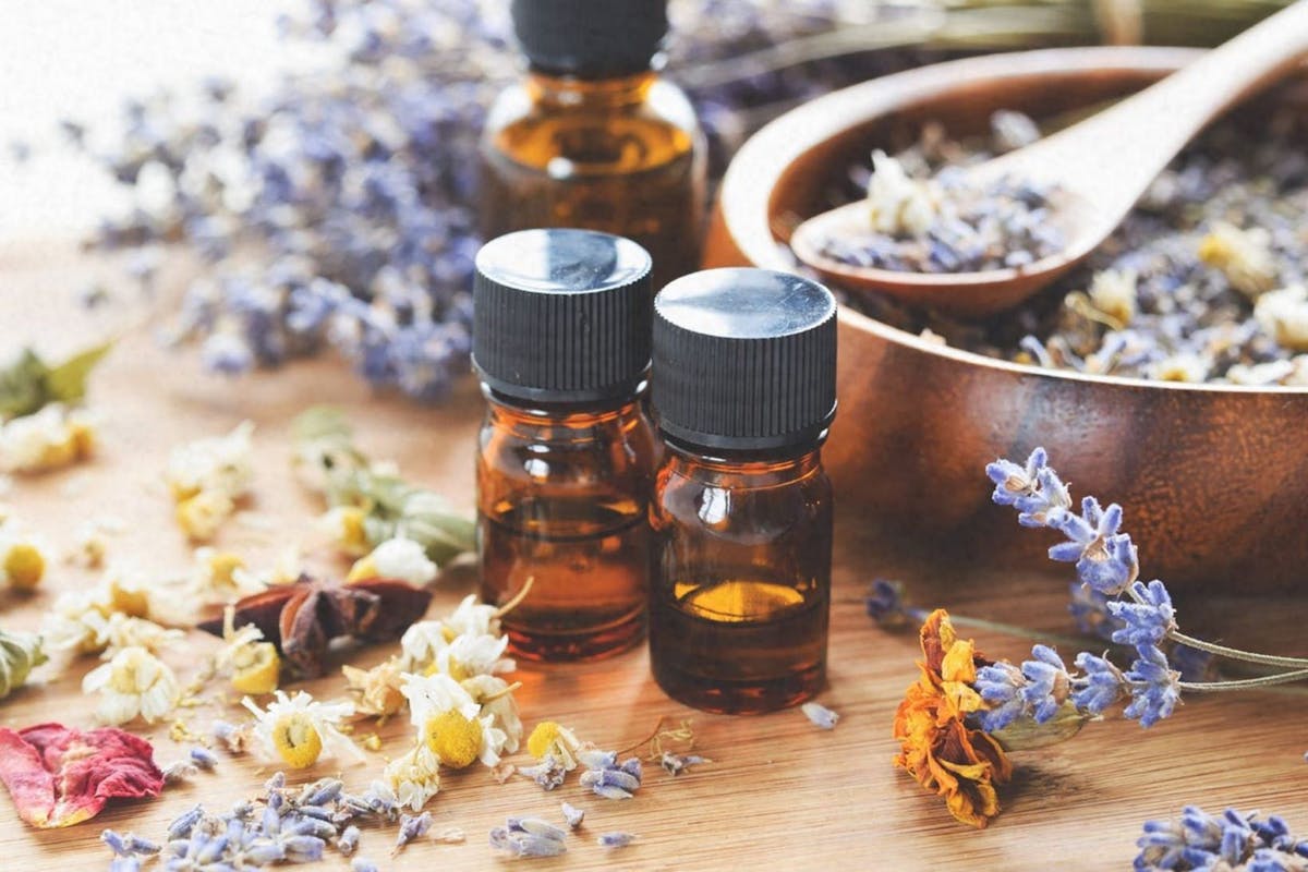 aromatherapy-benefits-mental-health-stress-ease-anxiety