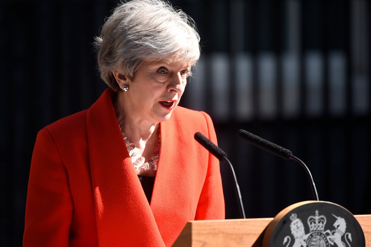 Theresa May announces her resignation