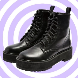 trending black boots