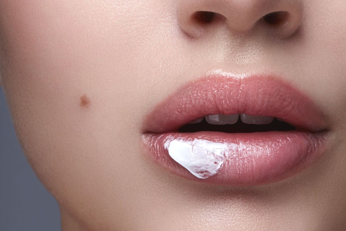 best-lip-balm-for-cracked-chapped-lips