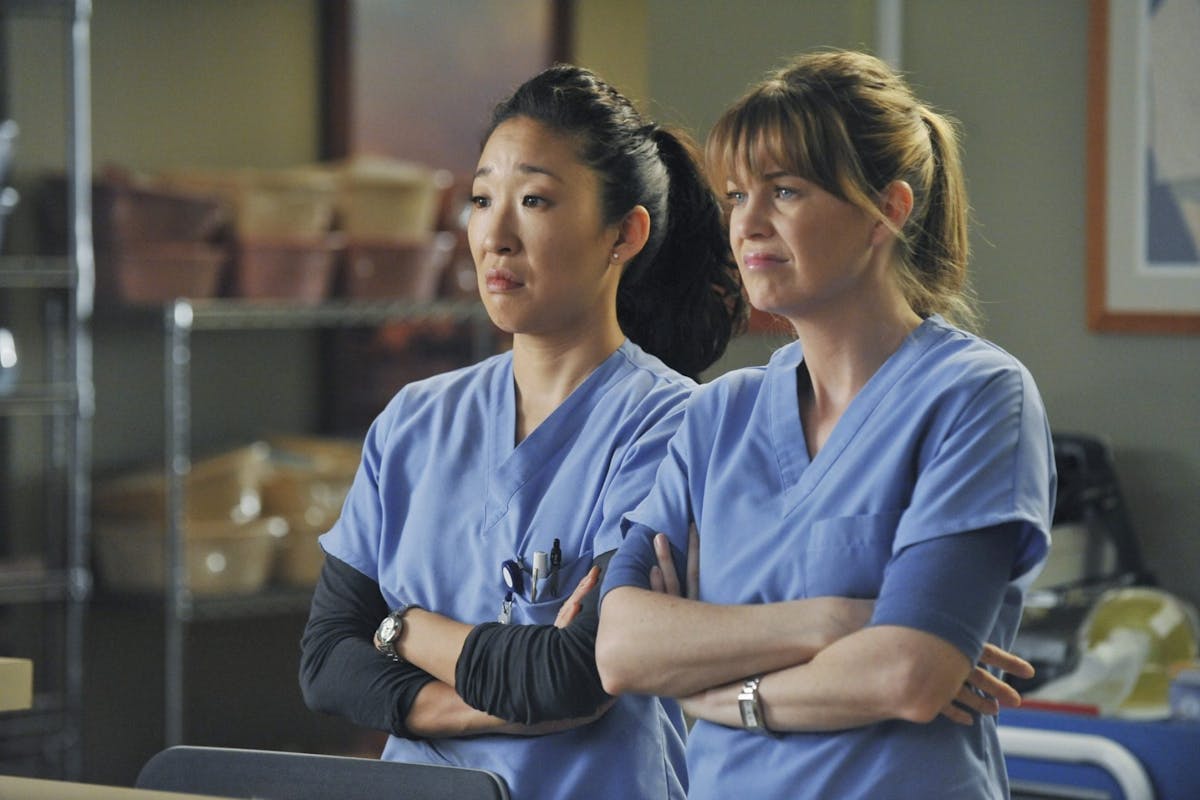 Ellen Pompeo and Sandra Oh in Grey’s Anatomy.