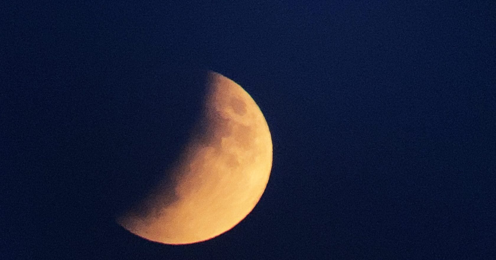 Penumbral lunar eclipse unraveling the last eclipse of 2020