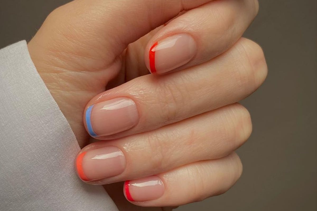 Skinny French manicure the simple nail trend taking over pic