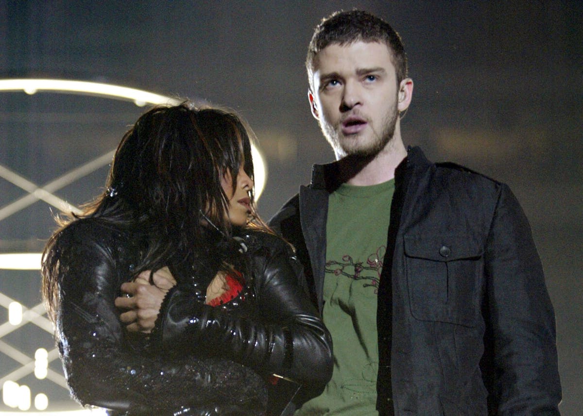Janet Jackson and Justin Timberlake on stage at the 2004 Superbowl half-time show