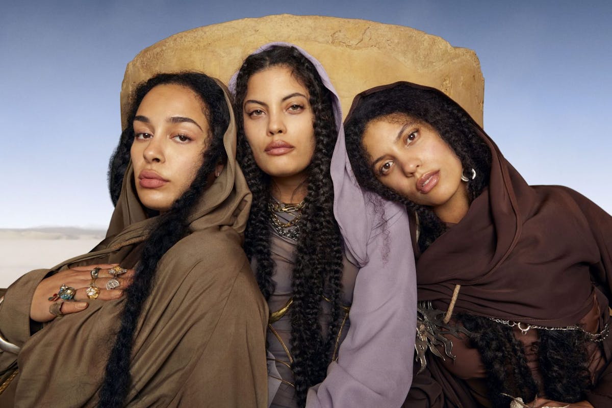 Ibeyi and Jorja Smith for new single Lavender and Red Roses