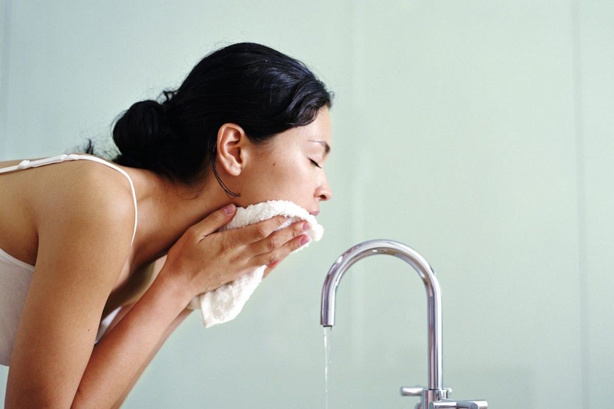 lukewarm water face cleansing